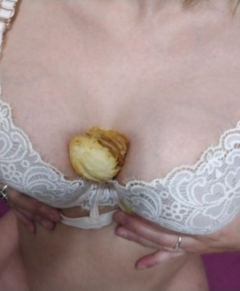 У меня креативный подход к интимным утехам, и я открыта для различных фантазий. Мои услуги включают классический секс, оральный секс, массаж и многое другое. Я могу доставить удовольствие и расслабление не только физическому, но и эмоциональному уровню. Мои фото гарантируют, что ты получишь то, что видишь. Я живу в Москве и готова встретиться с тобой в любое время в уютной и комфортной обстановке. Мое главное желание - удовлетворение твоих сексуальных желаний и фантазий. Позволь мне сделать твои мечты реальностью 🌹💋 13011, 30 лет