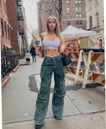 У меня есть все, чтобы сделать твои самые сокровенные фантазии реальностью. Мои услуги насыщены страстью и полны мирного искусства, которое сможет превратить встречу в самую прекрасную эпоху твоей жизни. Интимная атмосфера наполнит мою гостиную и мы можем провести ночь, которую ты будешь помнить надолго. Я настоящая гуру наслаждения, окружу тебя заботой и лаской всеми своими прелестями и умениями. Фото настоящие, отзывы - о моей божественной красоте и незабываемом опыте со мной. Позвони мне и испытай сам, что значит наличие неземной страсти и нежности. Жду именно тебя, мой дорогой! 💕🔥 3476, 26 лет