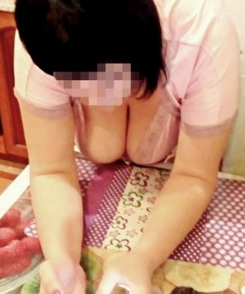 Кокетливая блондинка приглашает в гости и готова исполнить все твои фантазии. Нежные объятия и страстные поцелуи гарантированы. Позволь мне порадовать тебя! 7446, 40 лет