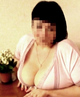 Кокетливая блондинка приглашает в гости и готова исполнить все твои фантазии. Нежные объятия и страстные поцелуи гарантированы. Позволь мне порадовать тебя! 7446, 40 лет